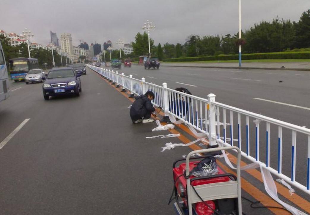 珠海市政護(hù)欄批發(fā)廠家|道路護(hù)欄批發(fā)價格